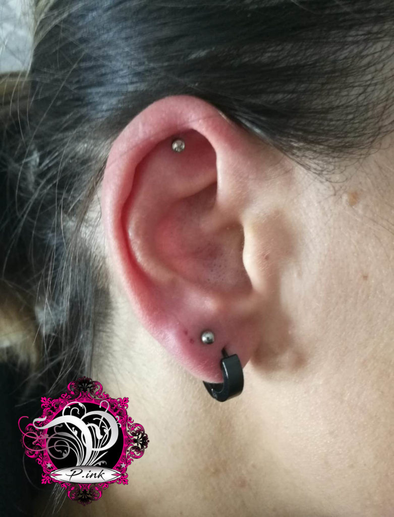 Upper-Lobe- und Conch-Piercing am Ohr bei P.ink in Neustadt bei Coburg