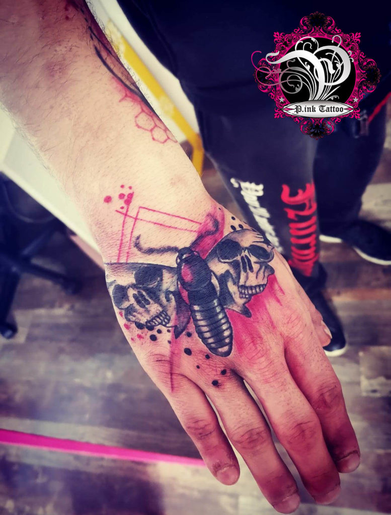 Motte Schädel Tattoo