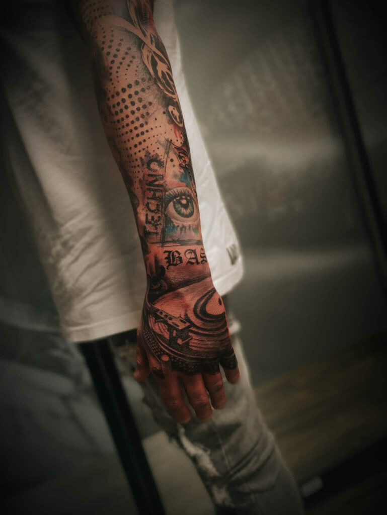 pink tattoo piercing studio coburg